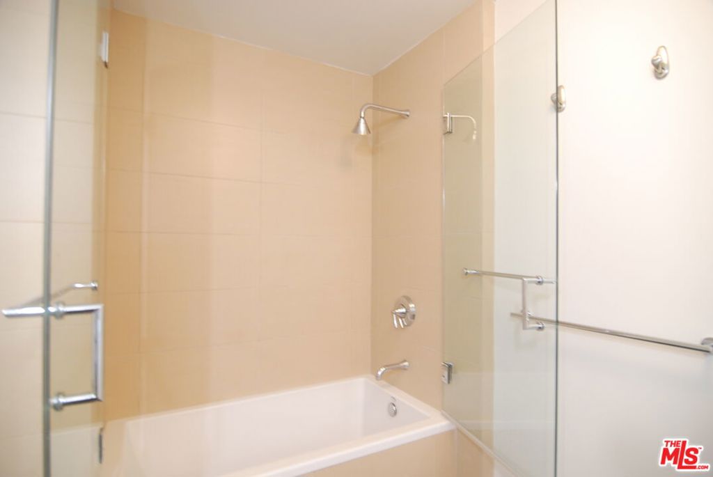 460 S Spring Street 608 Property Photo 15