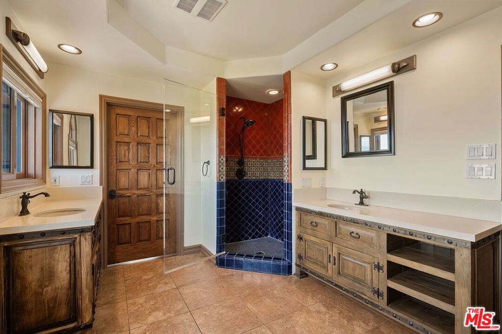 2131 Kew Drive Property Photo 44