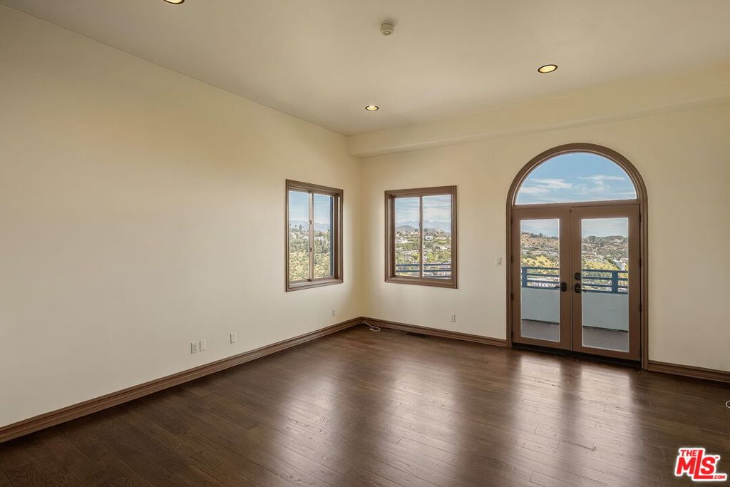 2131 Kew Drive Property Photo 45