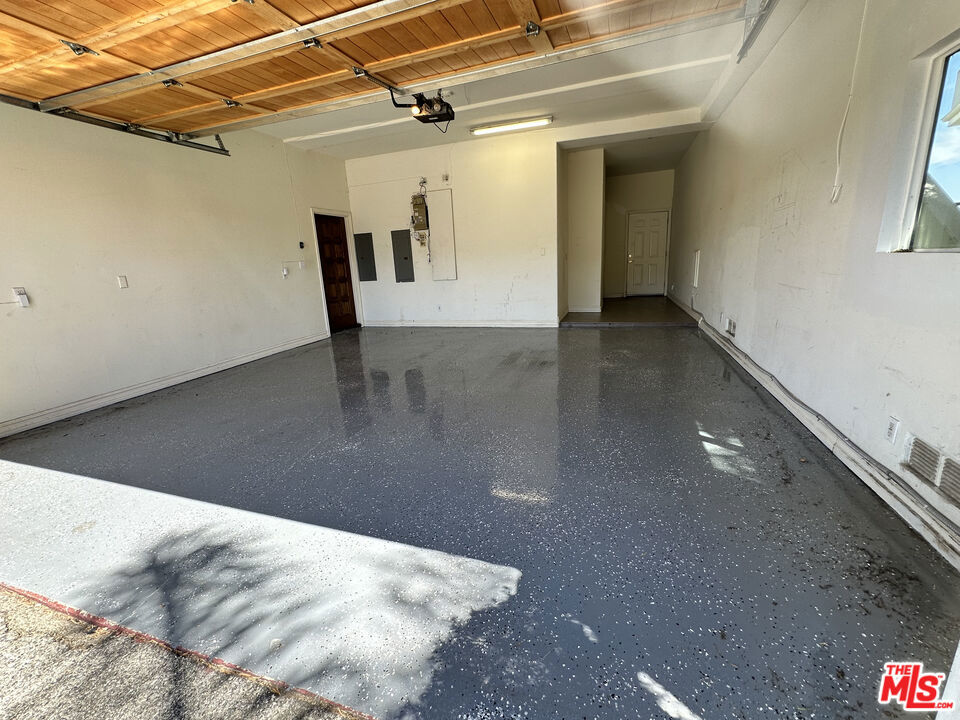 2131 Kew Drive Property Photo 47