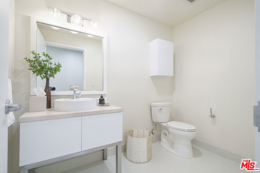1100 S Hope Street 716 Property Photo 14