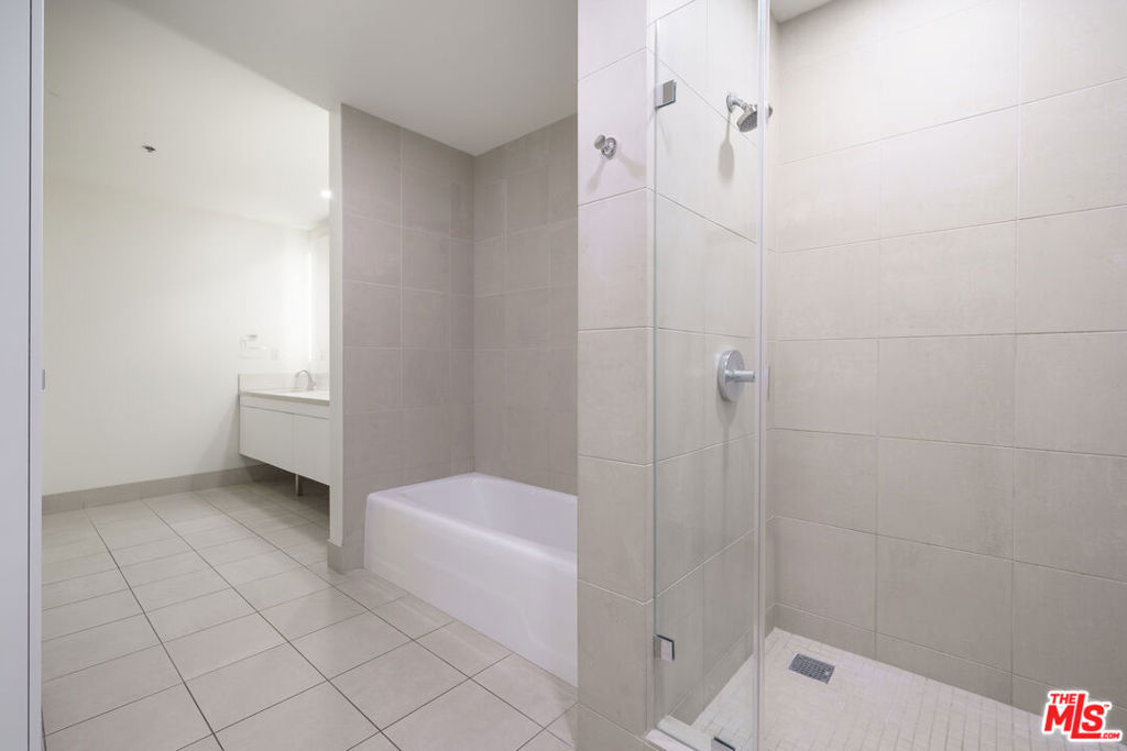 1100 S Hope Street 716 Property Photo 21