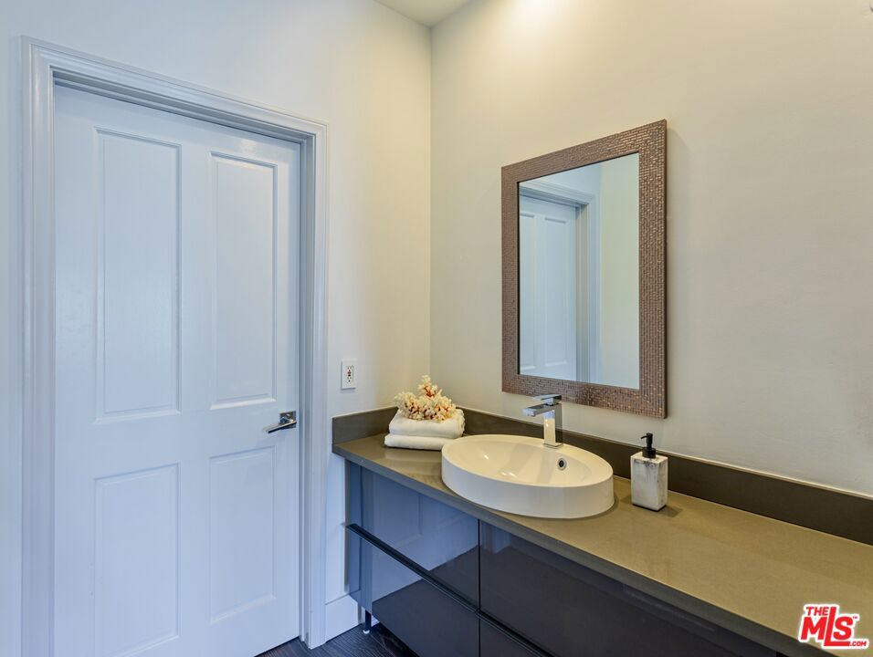 120 S Crescent Drive 304 Property Photo 9