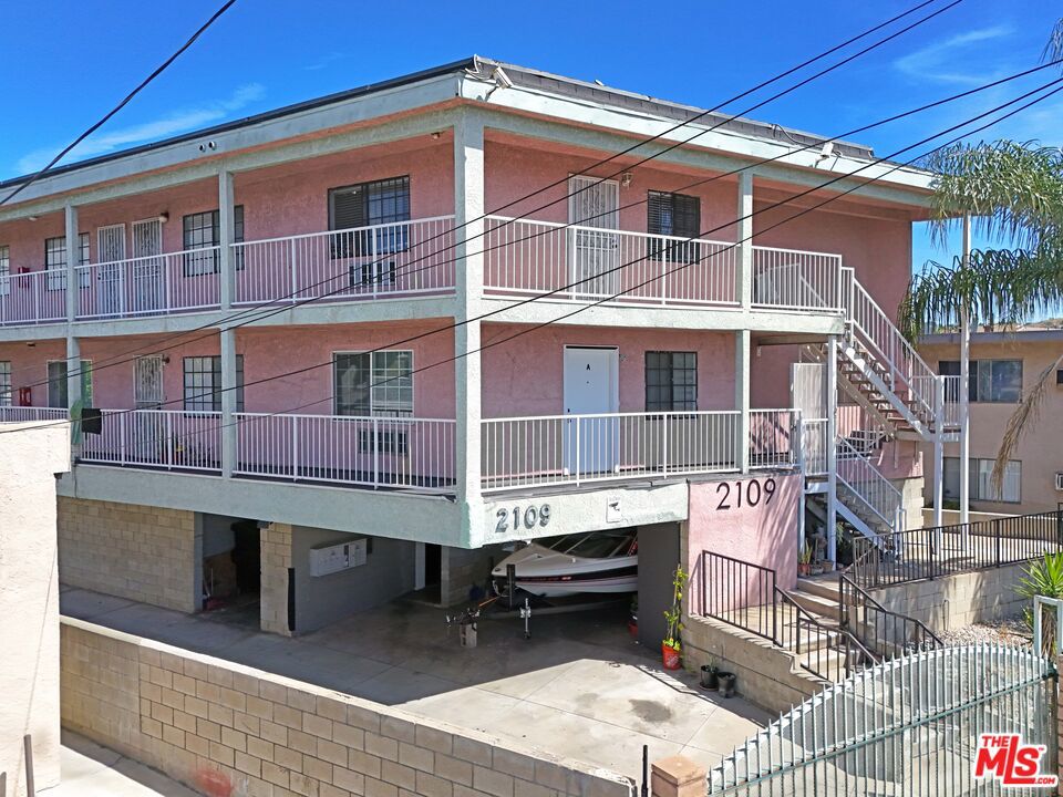 2109 Manitou Avenue Property Photo 2