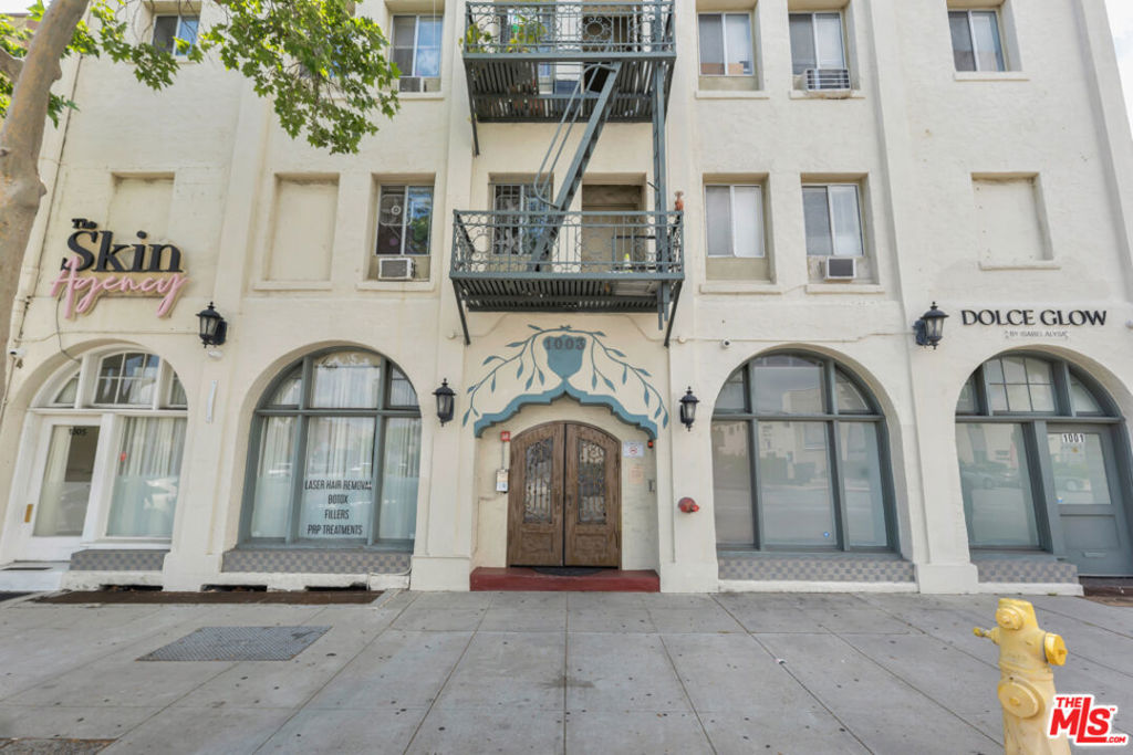 1001 S Central Avenue Property Photo 3