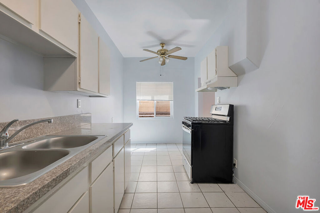 1001 S Central Avenue Property Photo 10