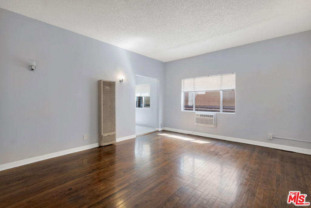 1001 S Central Avenue Property Photo 12