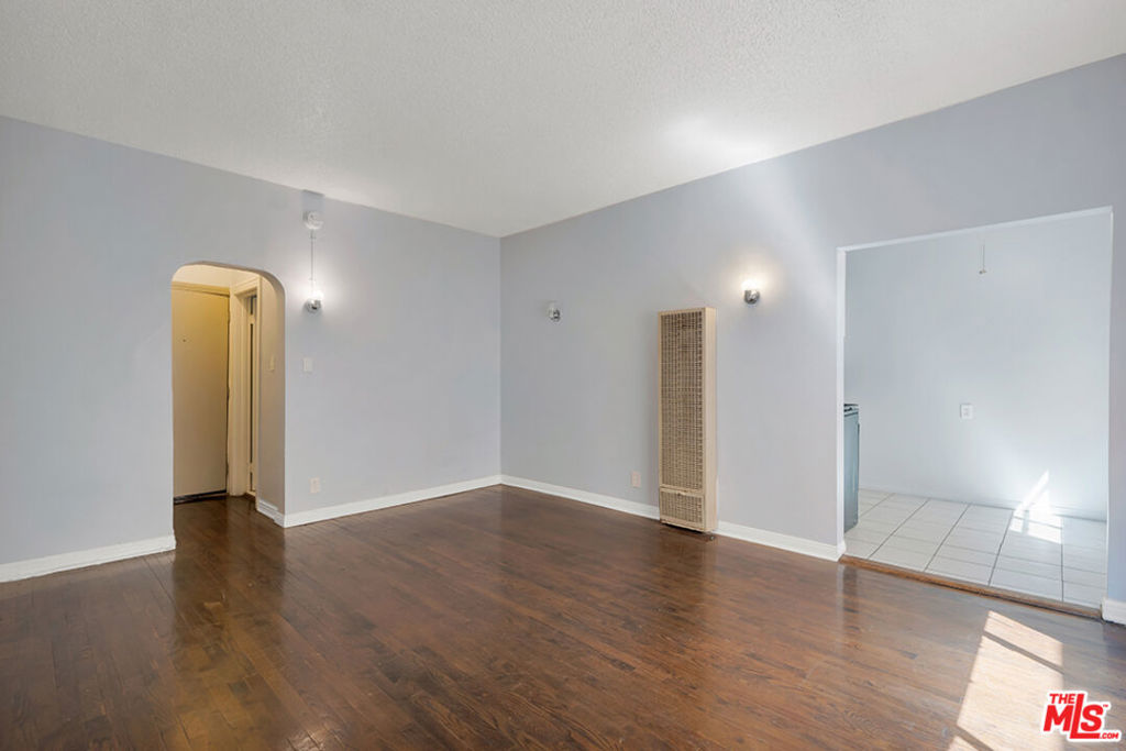 1001 S Central Avenue Property Photo 22