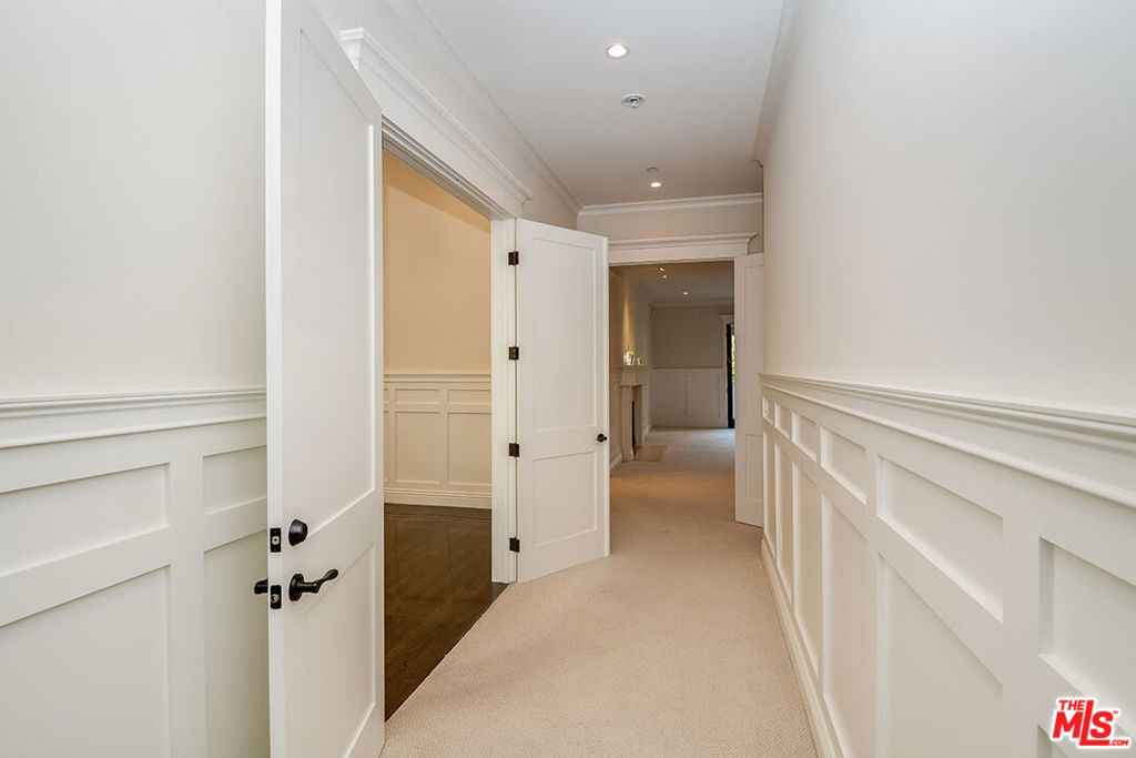 10161 Valley Spring Lane Property Photo 27