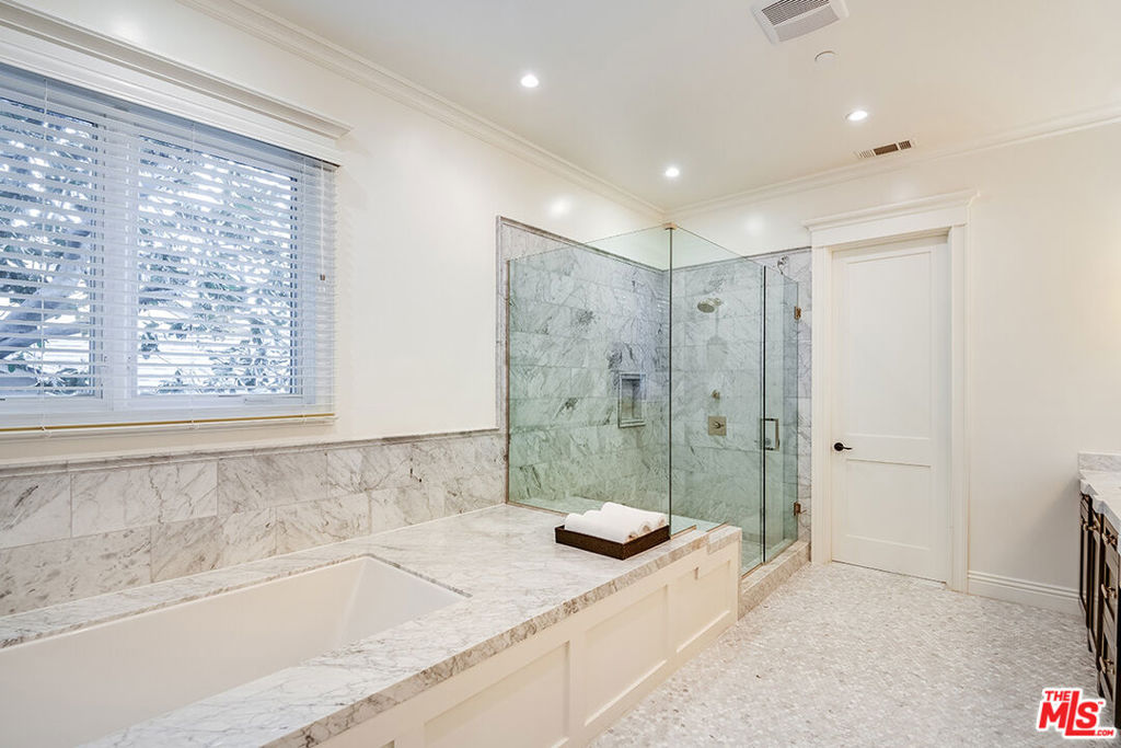 10161 Valley Spring Lane Property Photo 32