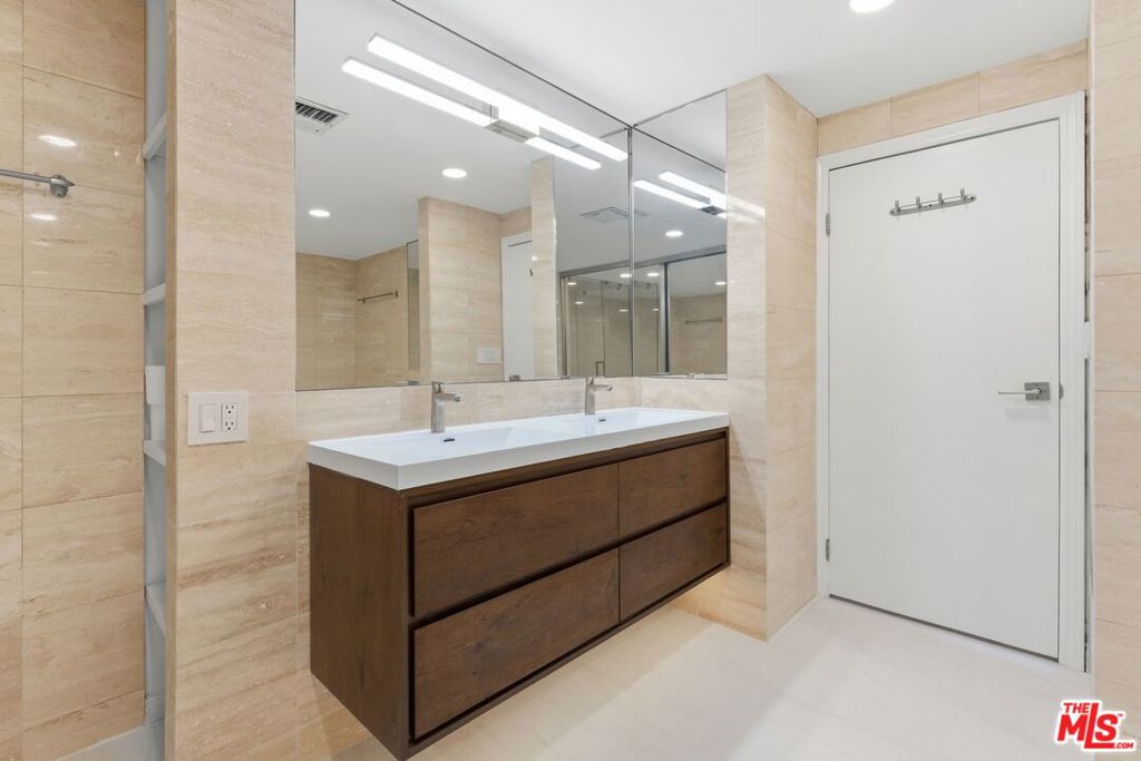 1155 N La Cienega Boulevard Ph1 Property Photo 15