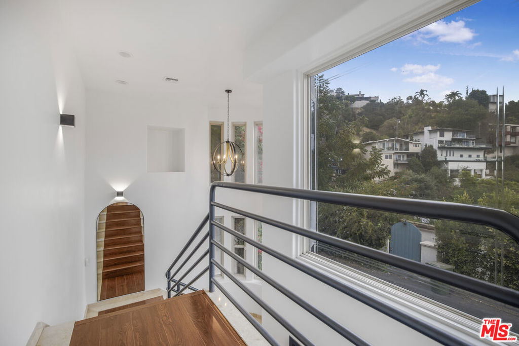8507 Franklin Avenue Property Photo 19