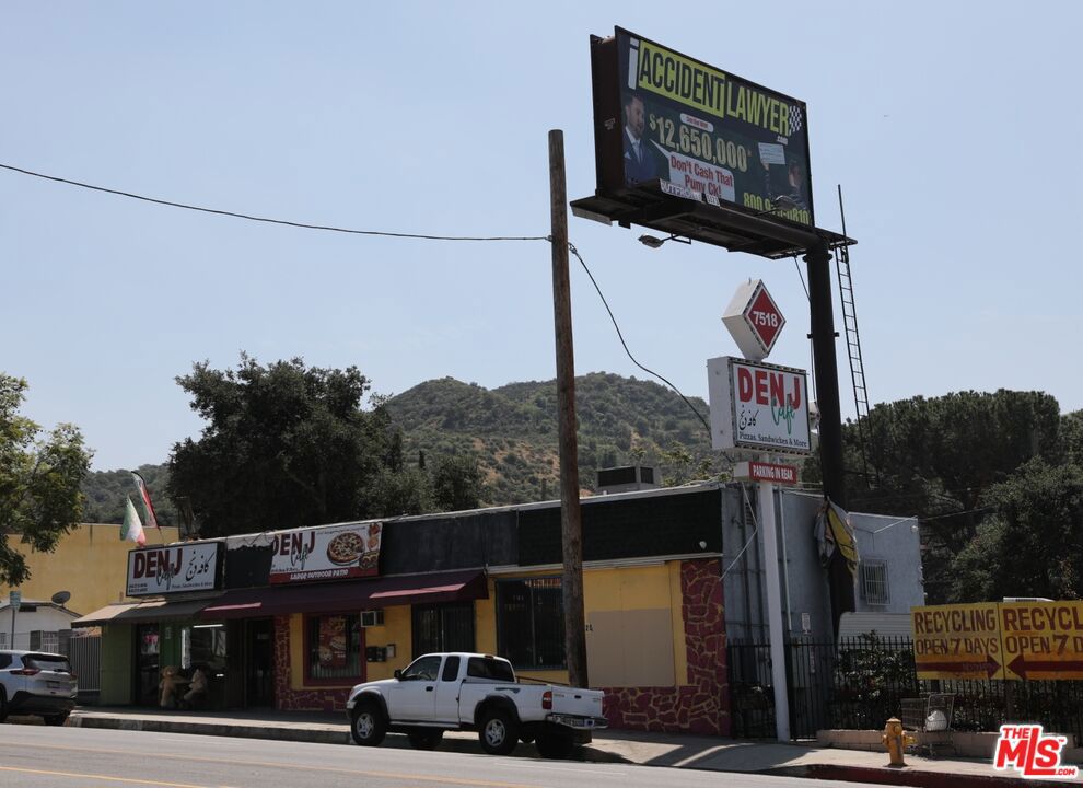 7518 Foothill Boulevard Property Photo 1