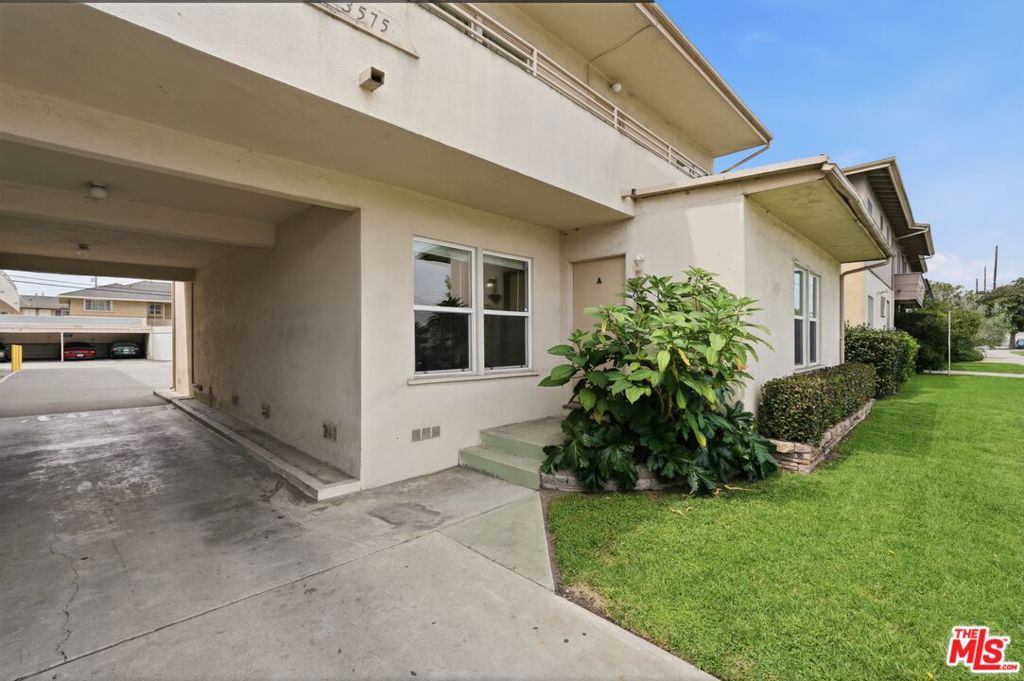 3585 S Sepulveda Boulevard Property Photo 6