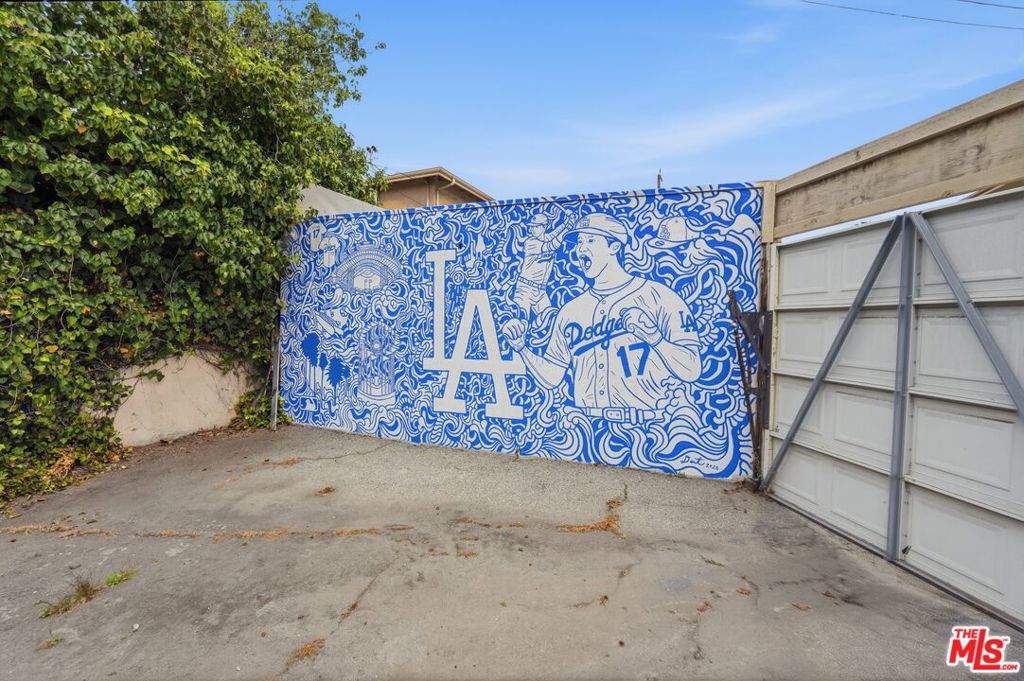 3585 S Sepulveda Boulevard Property Photo 17