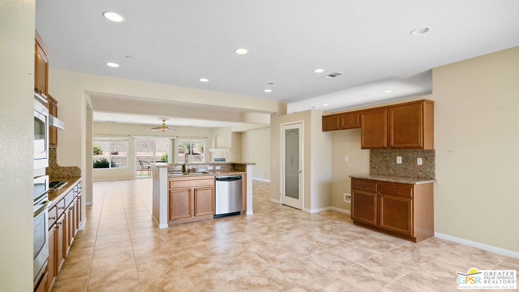 3931 Mira Arena Property Photo 16