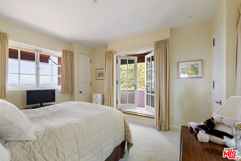 358 Woodley Road Property Photo 29