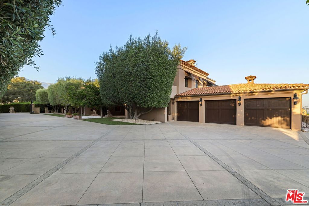 358 Woodley Road Property Photo 40
