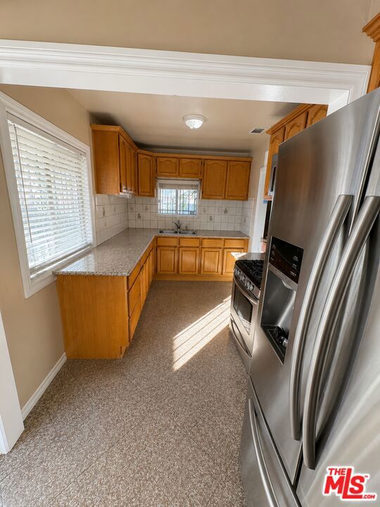 2700 Norton Avenue Property Photo 5