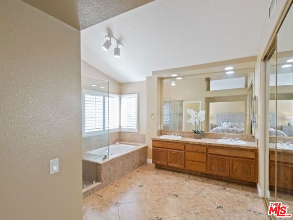 23604 Sunderland Court Property Photo 15