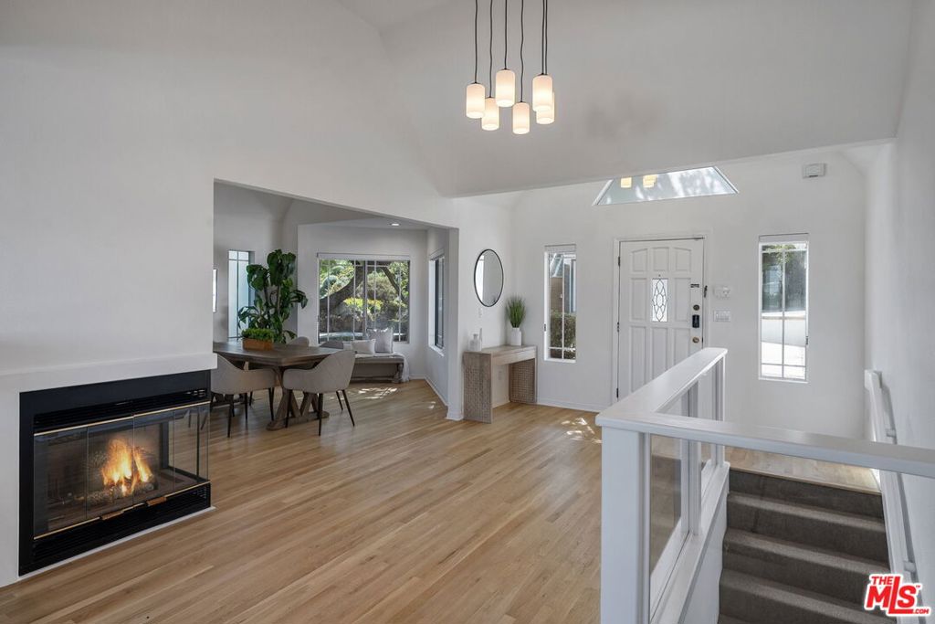 11543 Sunshine Terrace Property Photo 6