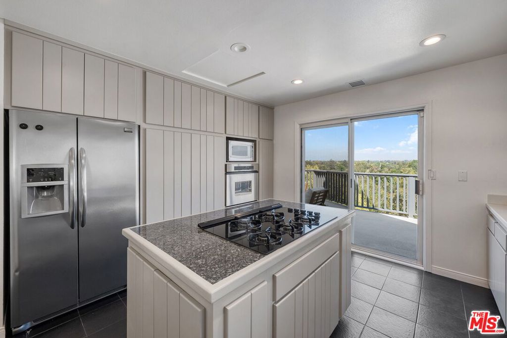 11543 Sunshine Terrace Property Photo 8