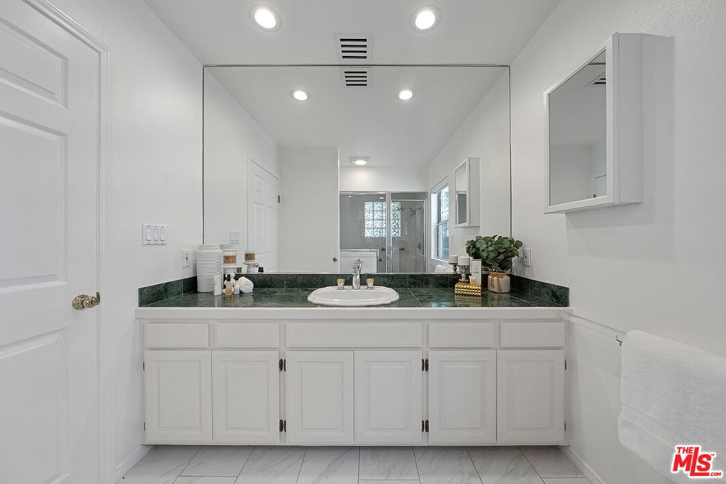 11543 Sunshine Terrace Property Photo 18