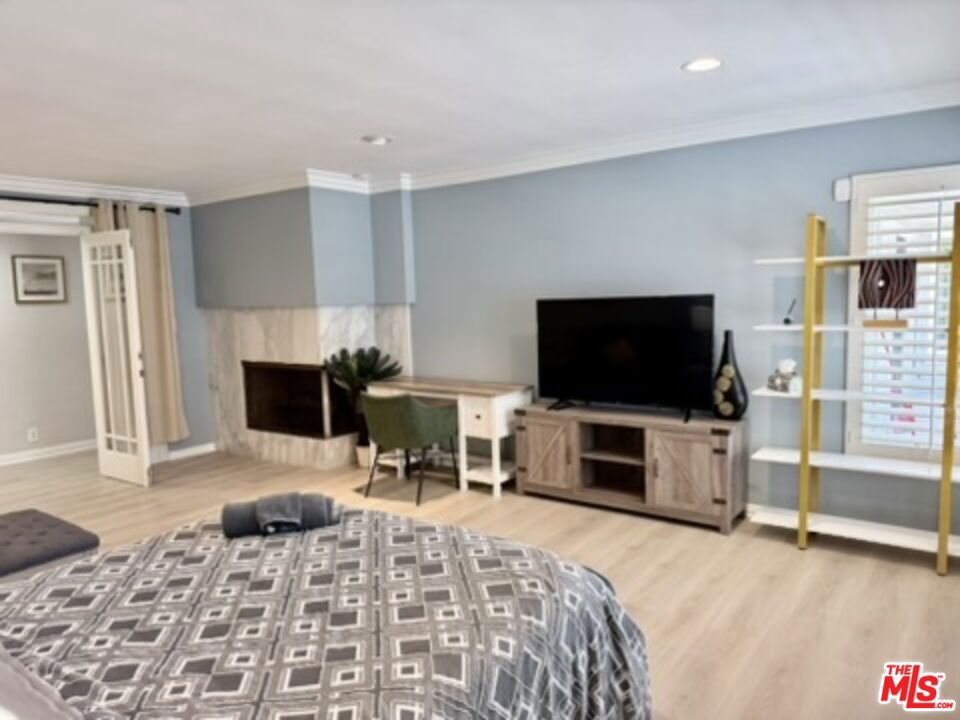 6605 S Sherbourne Drive Property Photo 18