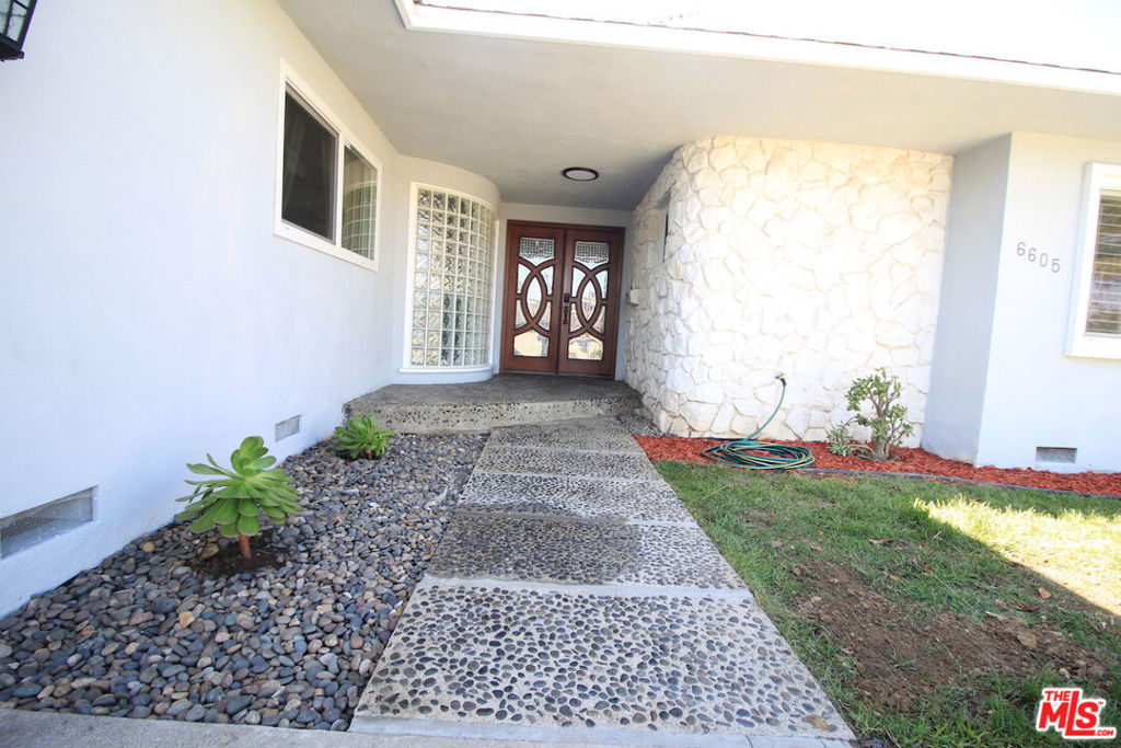 6605 S Sherbourne Drive Property Photo 43