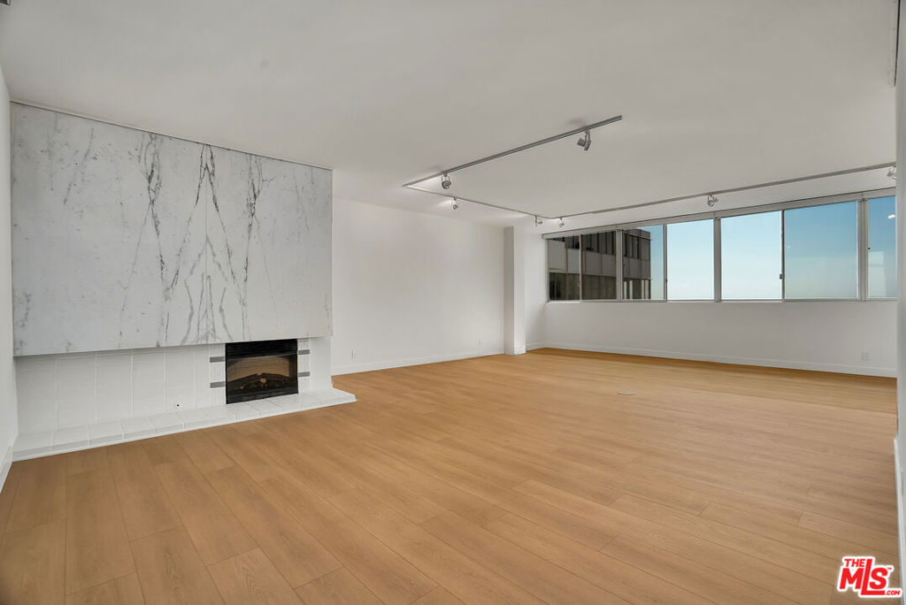 17352 W Sunset Boulevard 606 Property Photo 3