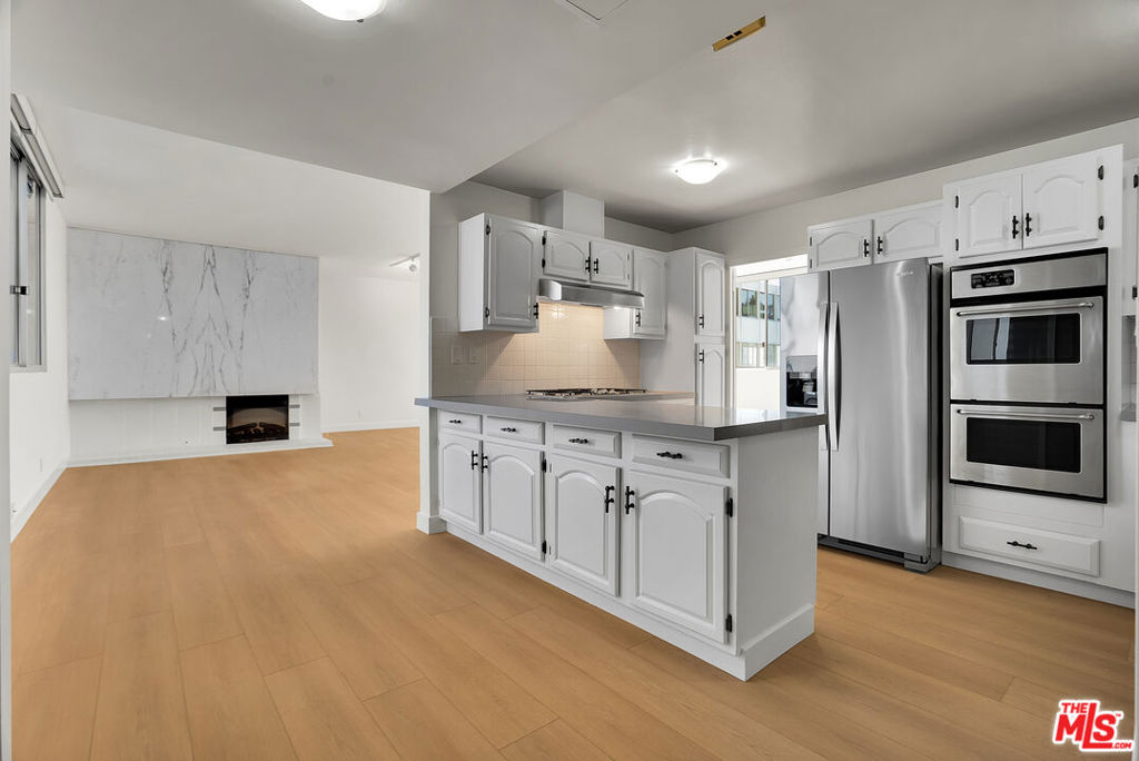 17352 W Sunset Boulevard 606 Property Photo 16