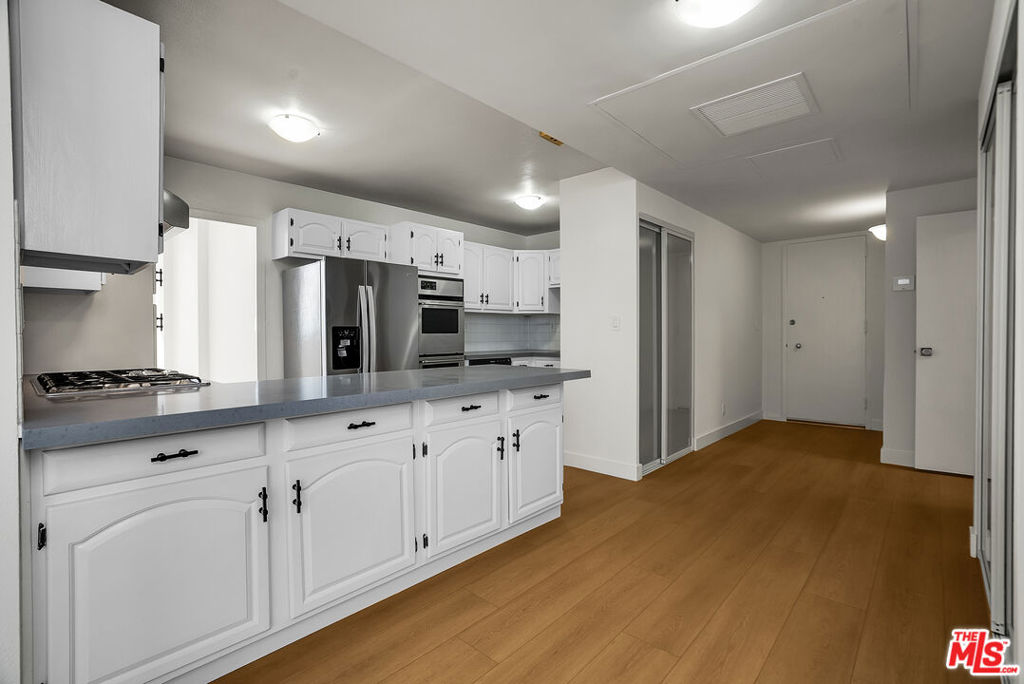 17352 W Sunset Boulevard 606 Property Photo 19