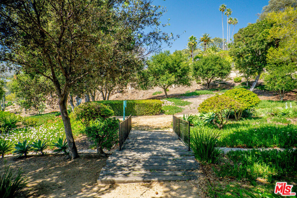 17352 W Sunset Boulevard 606 Property Photo 56