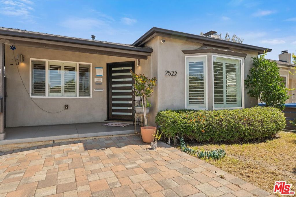 2522 S Bundy Drive Property Photo 1