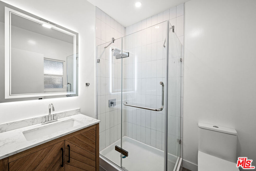 1246 N Formosa Avenue Property Photo 11