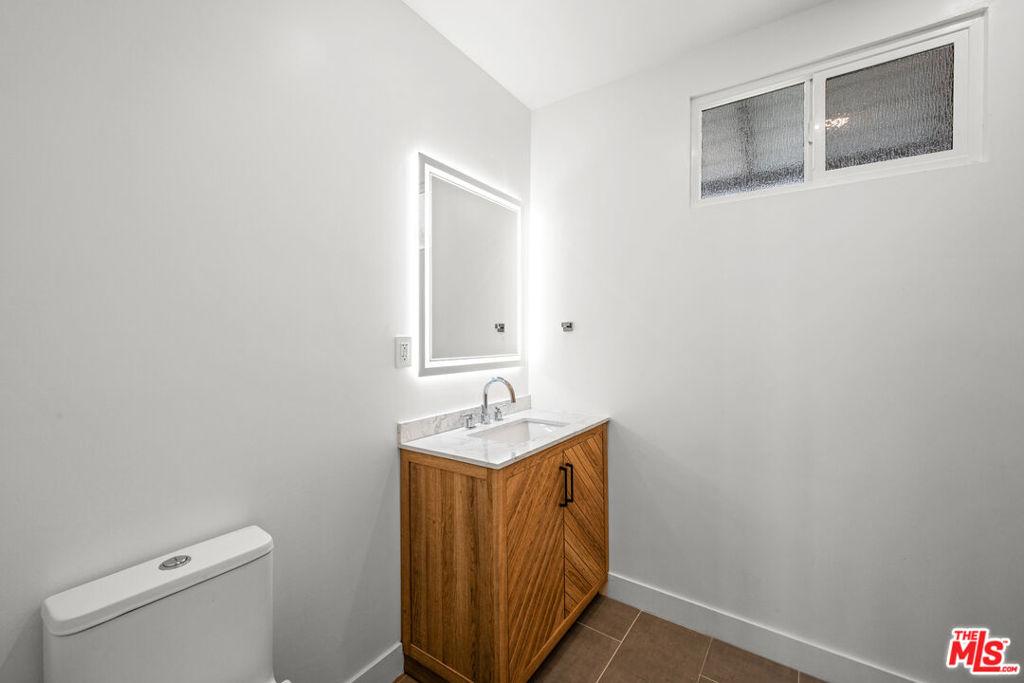 1246 N Formosa Avenue Property Photo 18