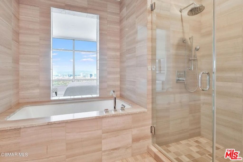 900 W Olympic Boulevard 34d Property Photo 8
