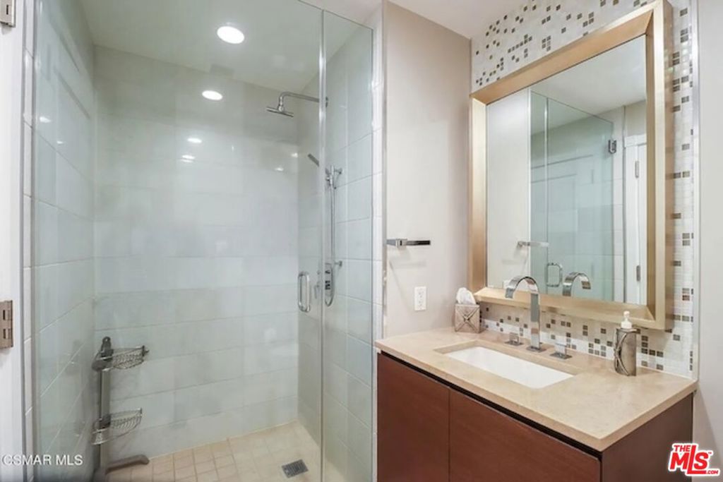 900 W Olympic Boulevard 34d Property Photo 20
