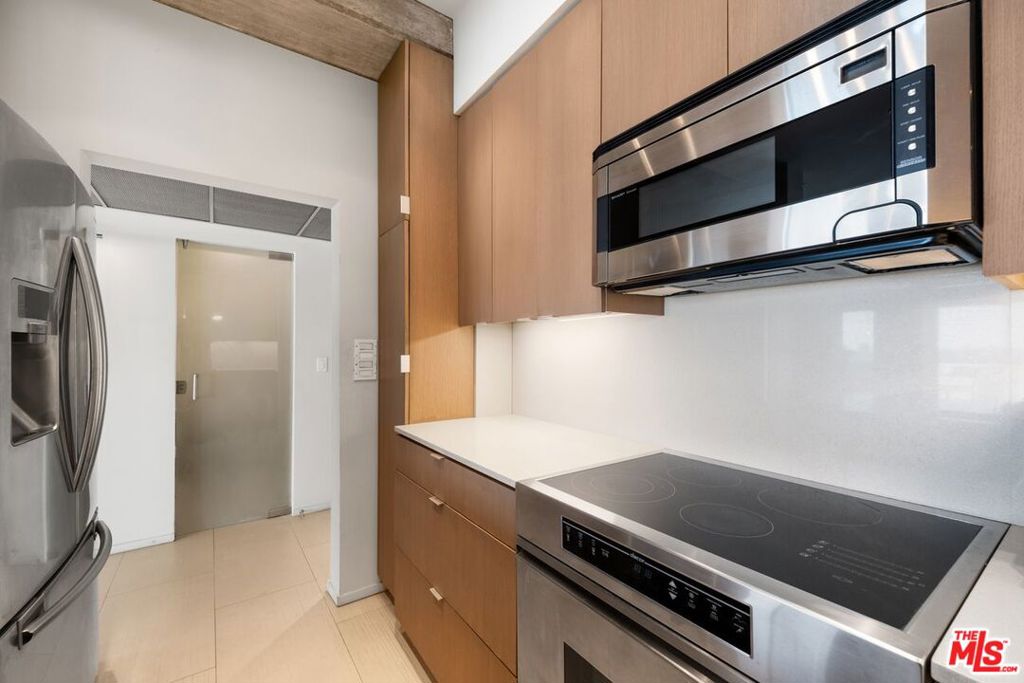 7135 Hollywood Boulevard 1210 Property Photo 7