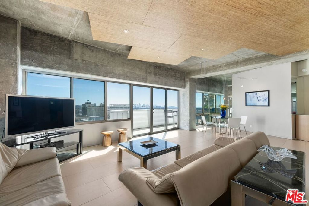 7135 Hollywood Boulevard 1210 Property Photo 14