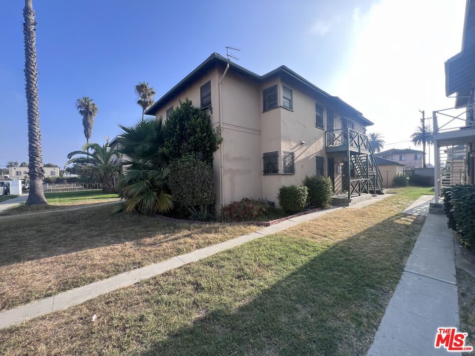 6130 S Hobart Boulevard Property Photo 1