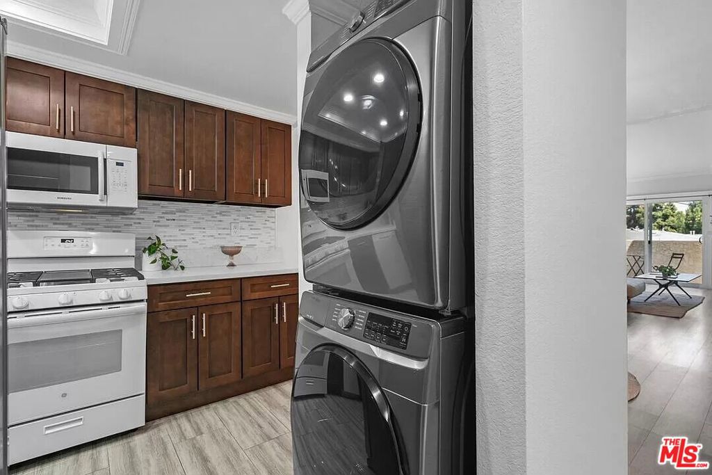 11930 Avon Way 207 Property Photo 6