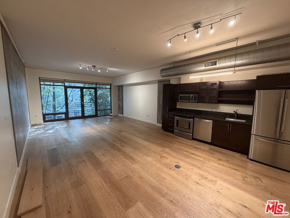 1111 S Grand Avenue 506 Property Photo 6