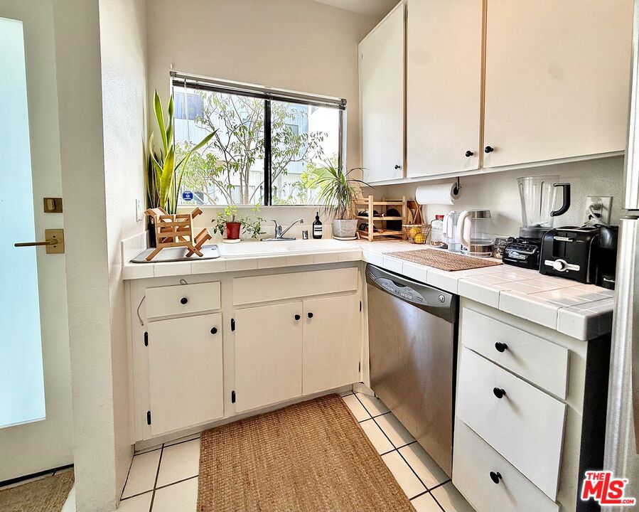 2500 Abbot Kinney Boulevard 6 Property Photo 15