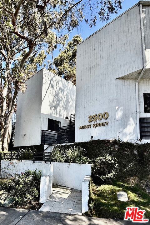 2500 Abbot Kinney Boulevard 6 Property Photo 43