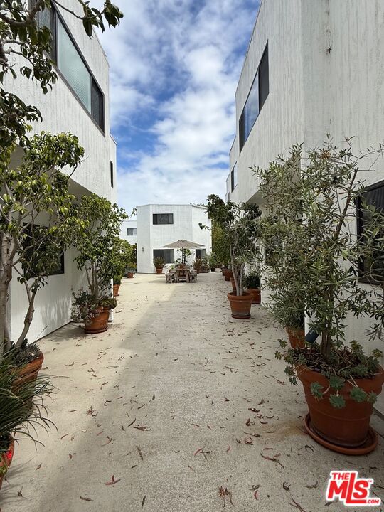 2500 Abbot Kinney Boulevard 6 Property Photo 52