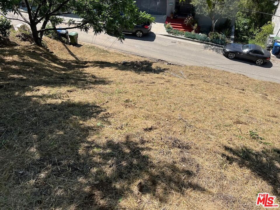 2560 N Hines Drive Property Photo 5