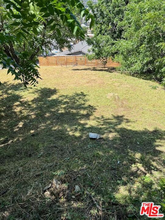 2560 N Hines Drive Property Photo 8