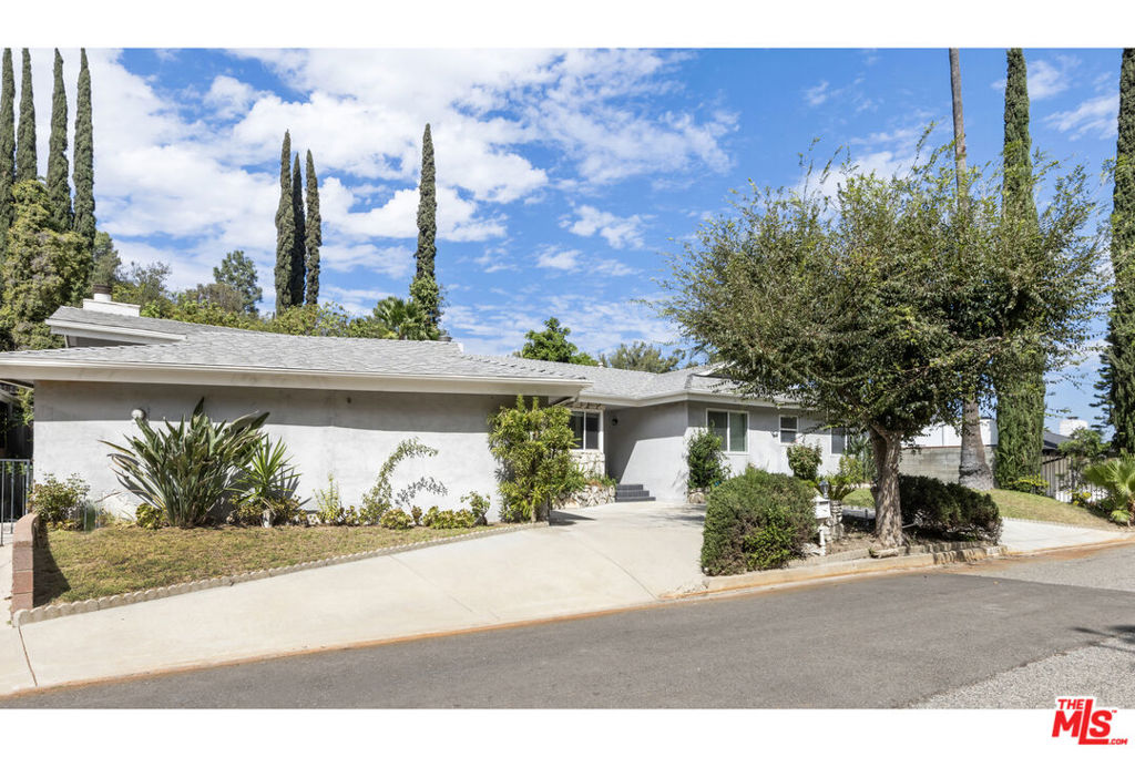 15508 Royal Ridge Road Property Photo 4