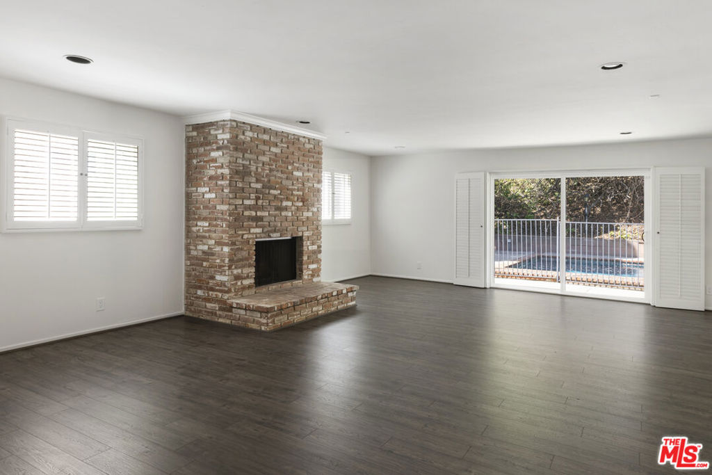 15508 Royal Ridge Road Property Photo 15